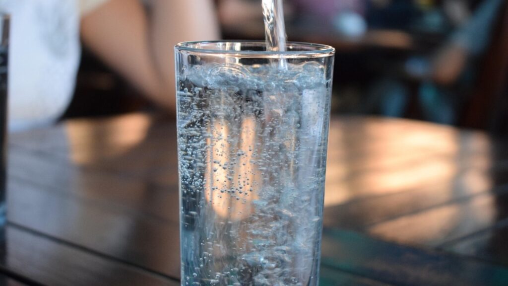 water_hydration-2582012_1280x720