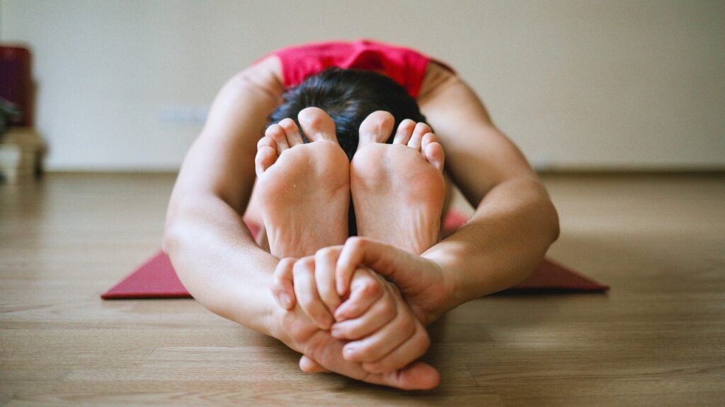 yoga-1146277_1280_cropped