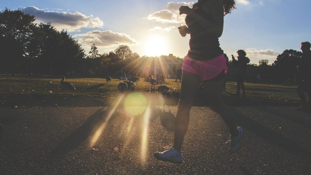 people-2583159_1280_cropped